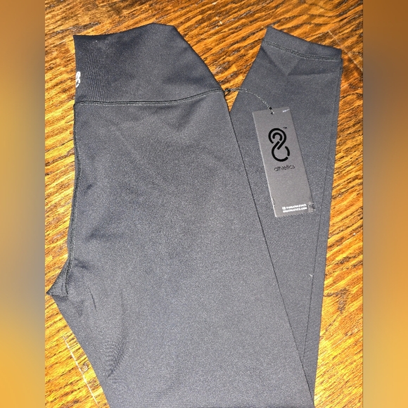 Dark grey leggings - size large - Picture 2 of 2